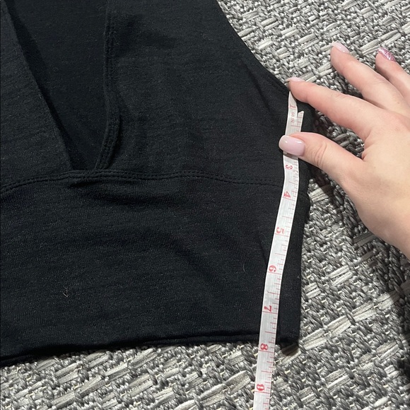 Wilfred Free | Black Valeria V-Neck Tank - Picture 7 of 8